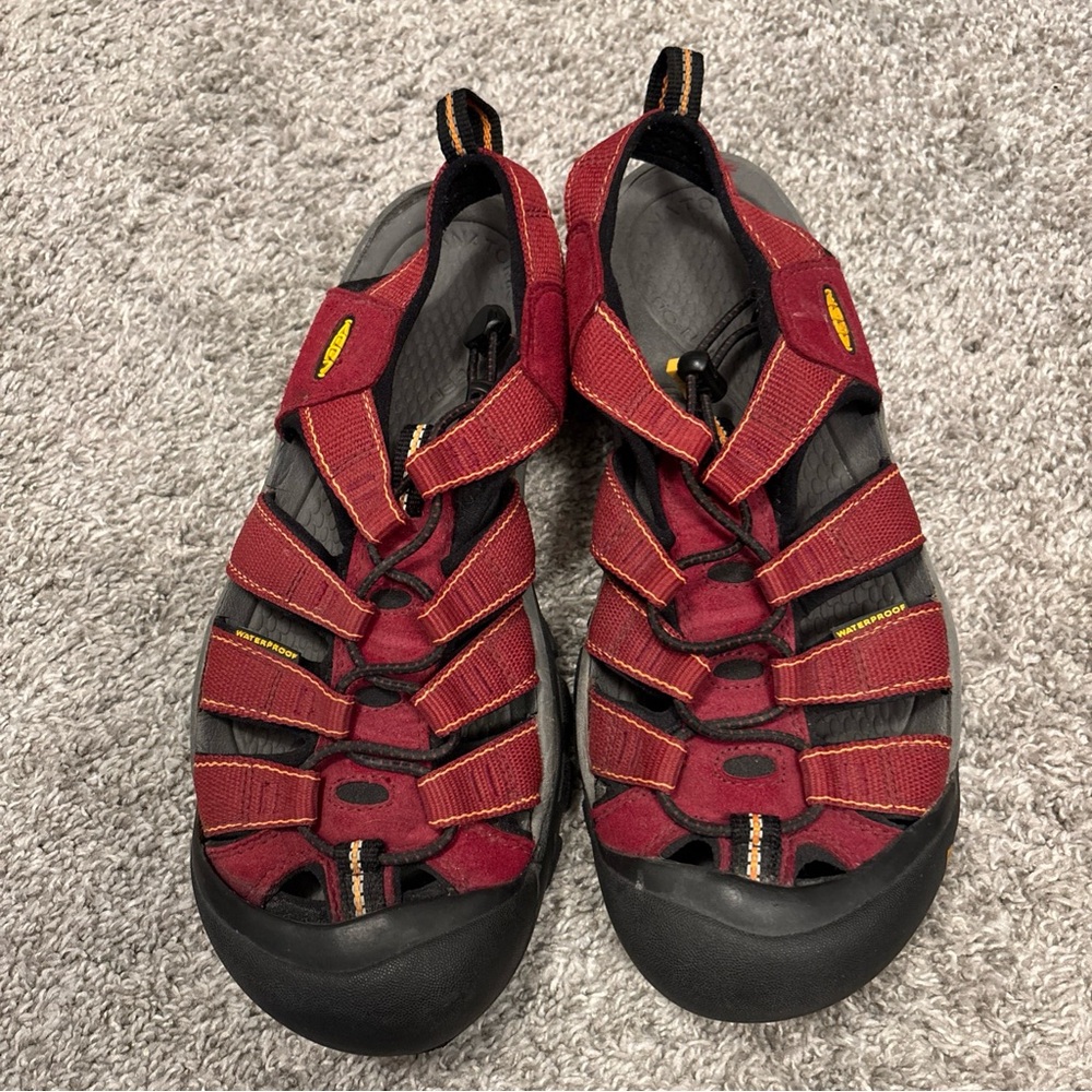 Keen Women's 9.5 Newport H2 Waterproof Hiking Sandals